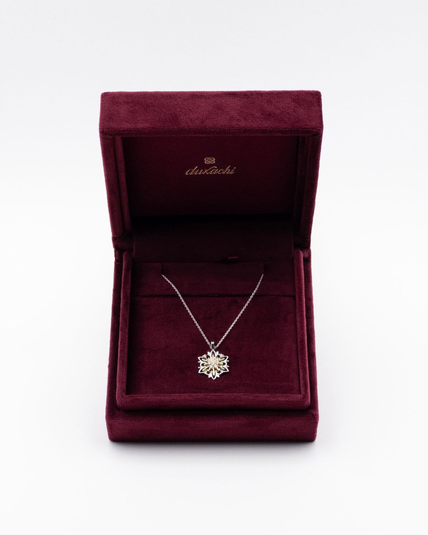 Pendentif Edelweiss en or avec diamants (taille L)
