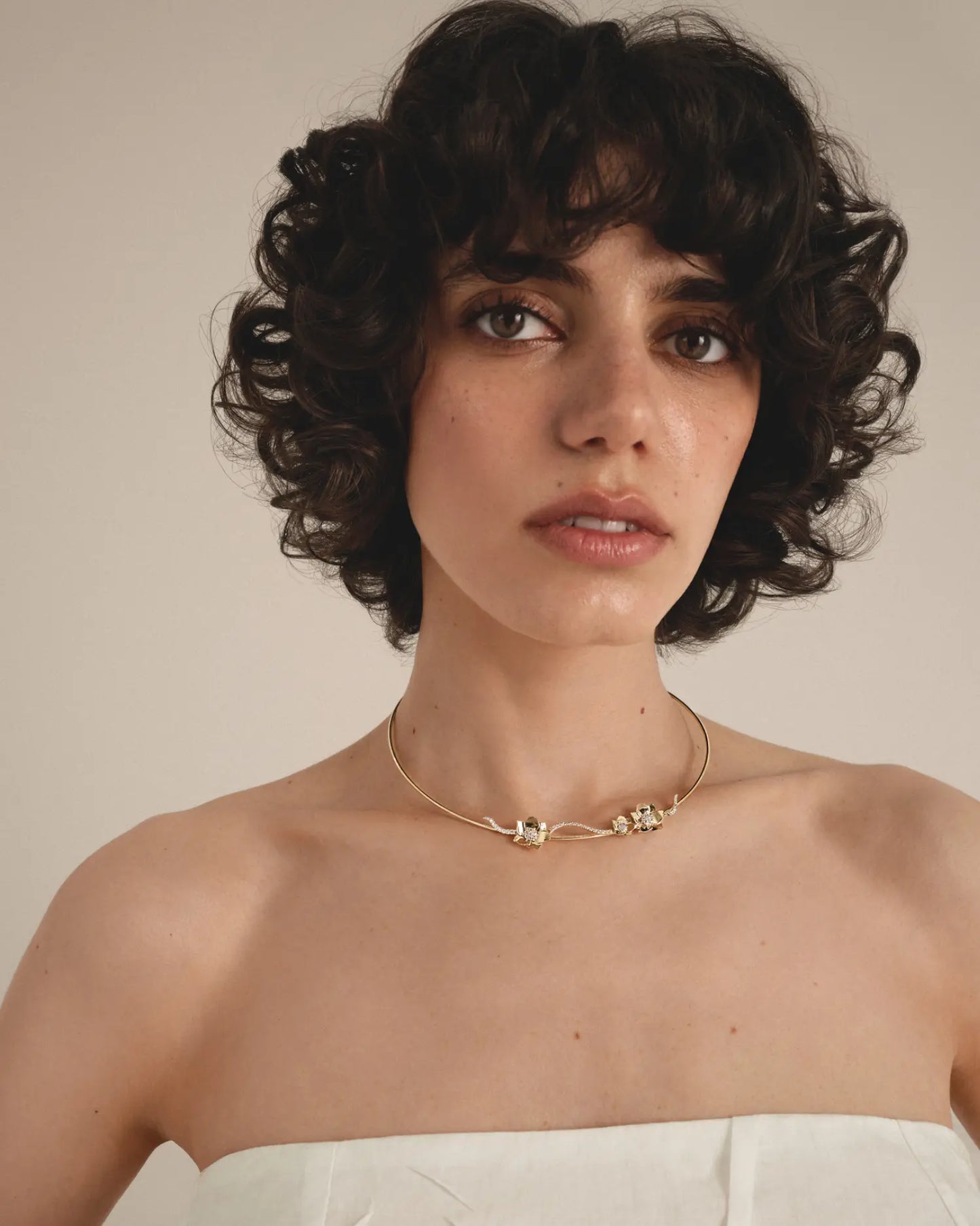 Gold choker Аnemone