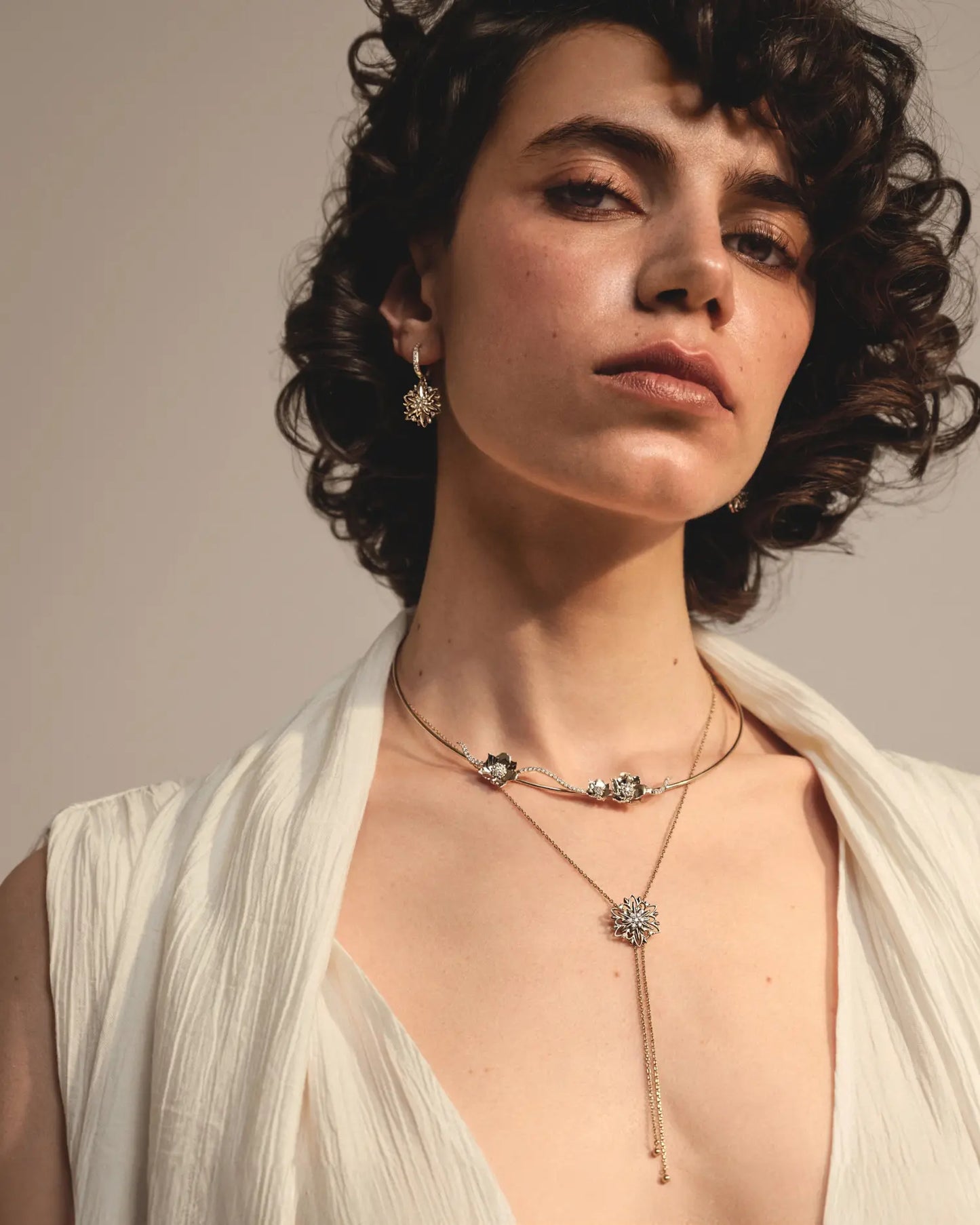 Gold choker Аnemone