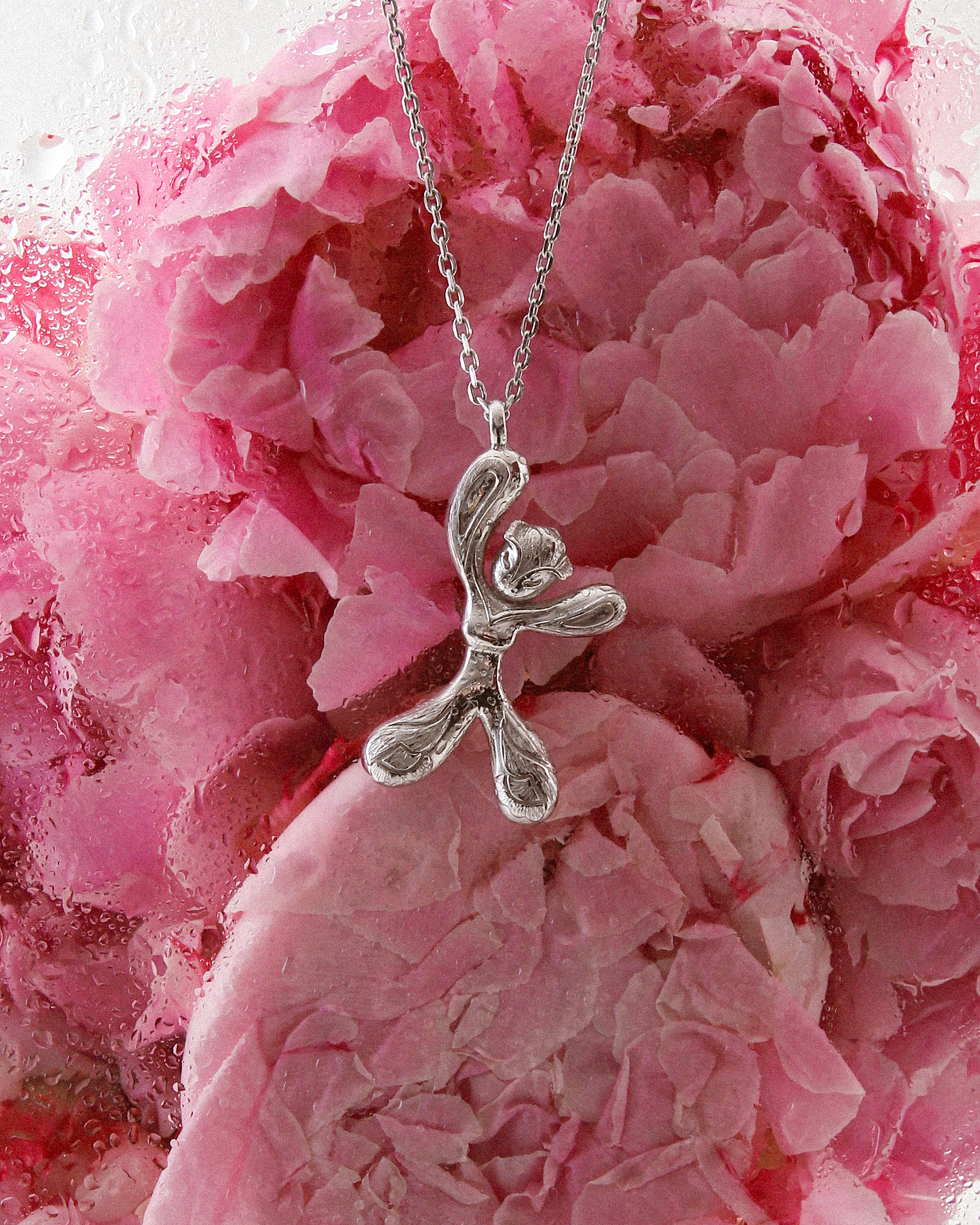 Pendant Doll Peony