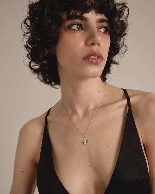 Gold Pendant Edelweiss with diamonds