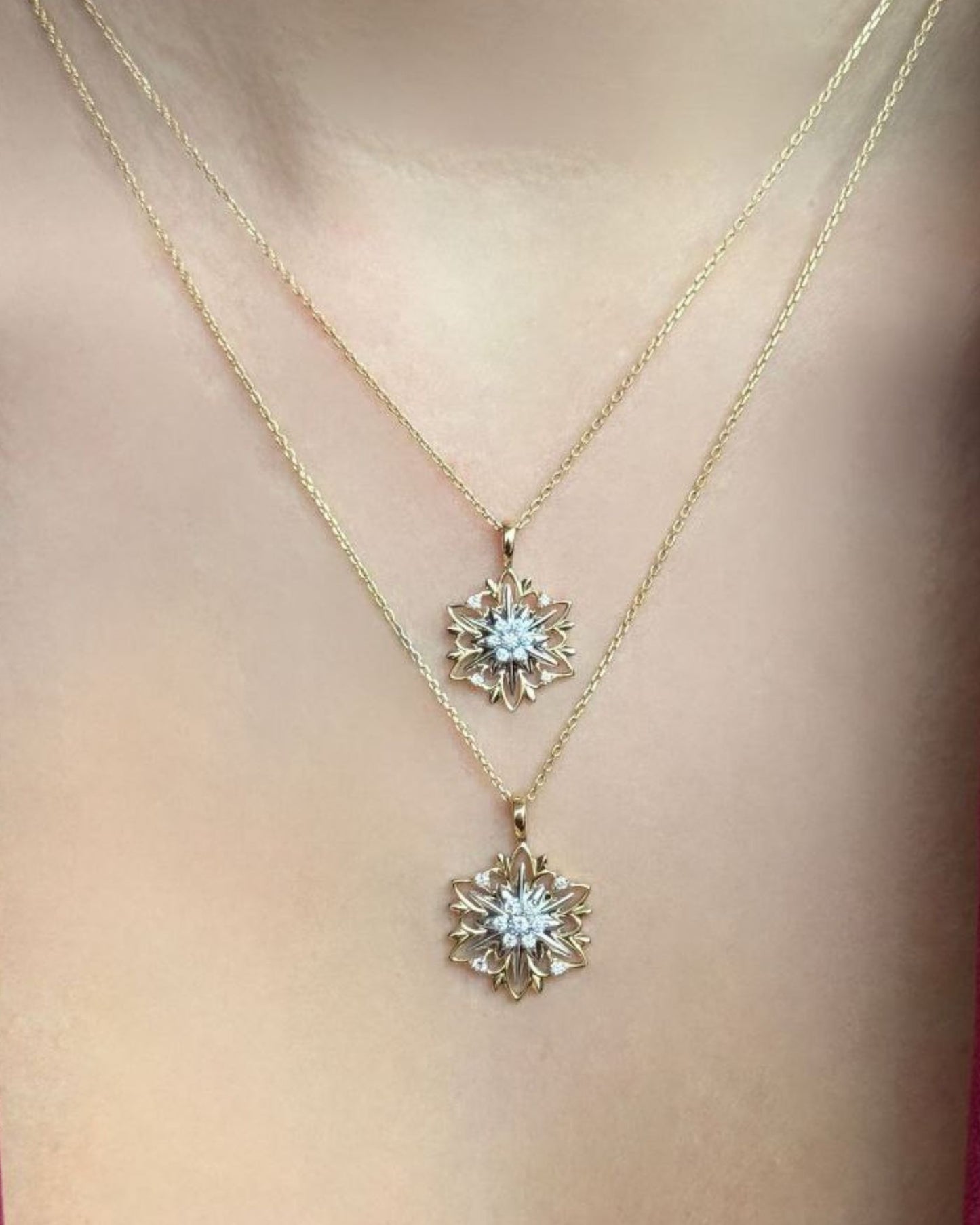 Gold Pendant Edelweiss mini with diamonds